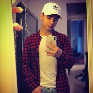 Meet your Posher, Victor